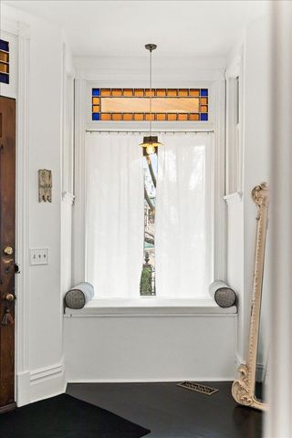 283 Avon Street N, Saint Paul, MN 55104