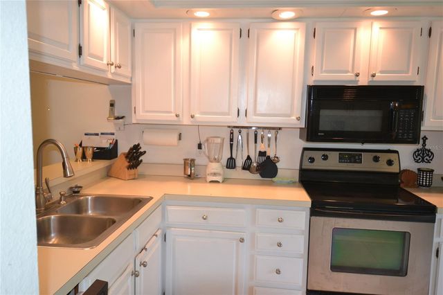 112 LINDSAY LANE, Oldsmar, FL 34677