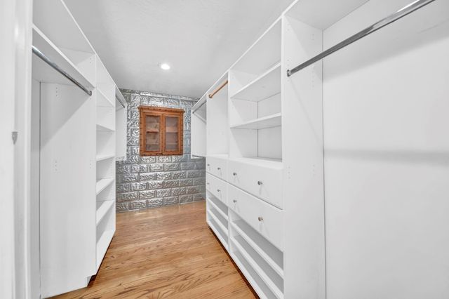 555 Wilder Crest Lane, Brenham, TX 77833