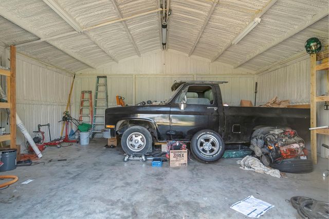 555 Wilder Crest Lane, Brenham, TX 77833