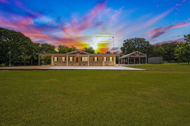 555 Wilder Crest Lane, Brenham, TX 77833