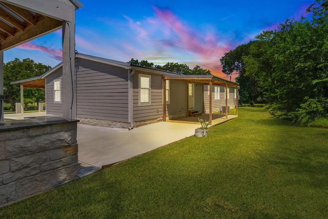 555 Wilder Crest Lane, Brenham, TX 77833