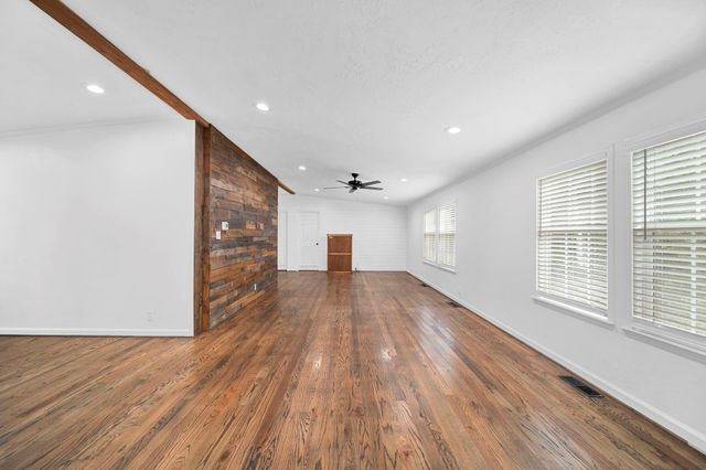 555 Wilder Crest Lane, Brenham, TX 77833