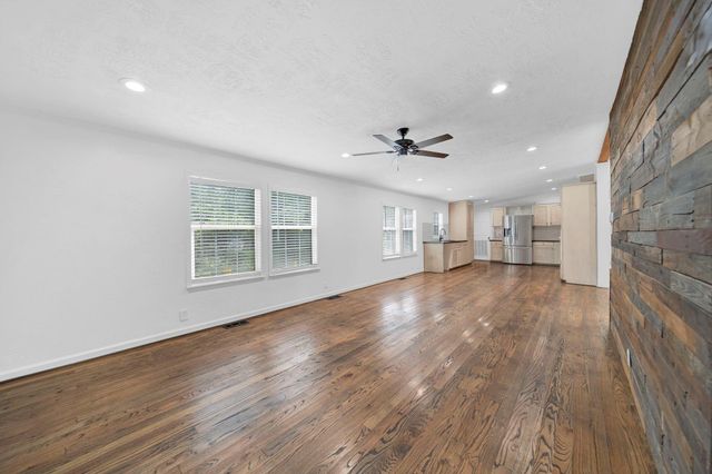 555 Wilder Crest Lane, Brenham, TX 77833