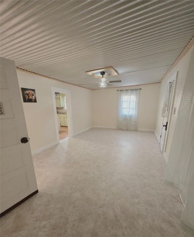 404 N Hill ST, Itasca, TX 76055
