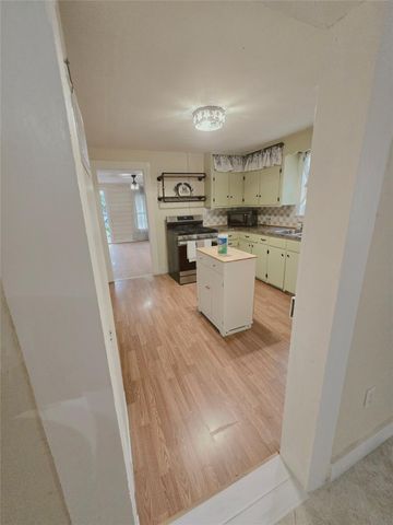 404 N Hill ST, Itasca, TX 76055