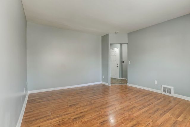 7228 Chalmers Avenue Upper, Warren, MI 48091