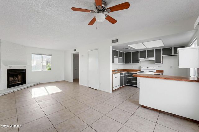 15601 N 27TH Street 40, Phoenix, AZ 85032