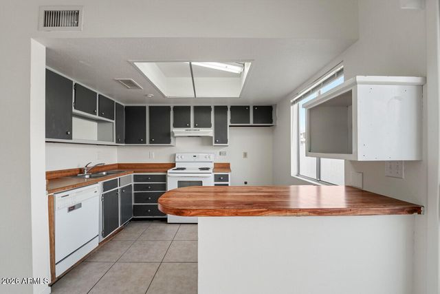15601 N 27TH Street 40, Phoenix, AZ 85032