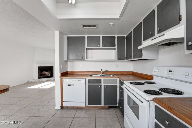 15601 N 27TH Street 40, Phoenix, AZ 85032