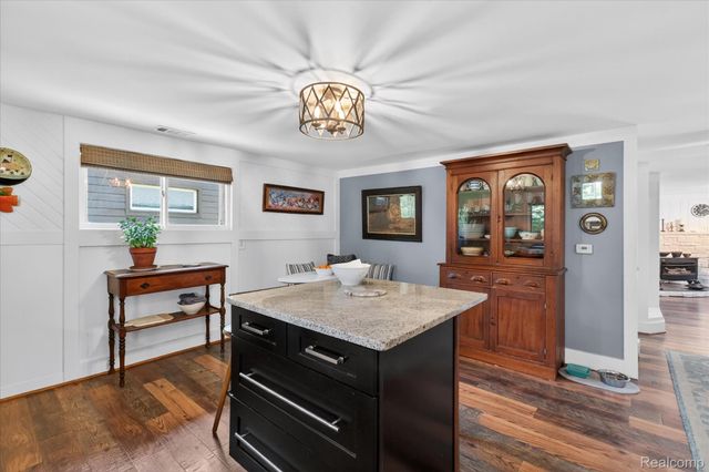 6415 Riverdale Road, Hamburg Township, MI 48189