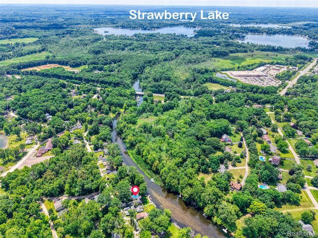 6415 Riverdale Road, Hamburg Township, MI 48189