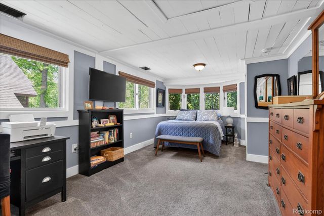 6415 Riverdale Road, Hamburg Township, MI 48189