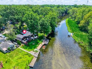6415 Riverdale Road, Hamburg Township, MI 48189