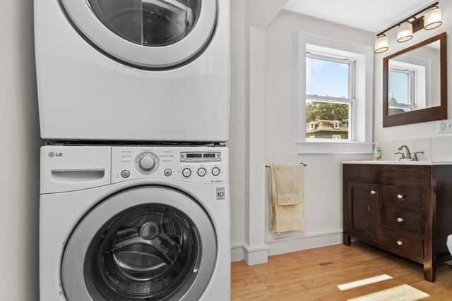 62 Clifford St A, Boston, MA 02119