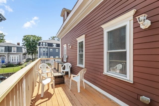 62 Clifford St A, Boston, MA 02119