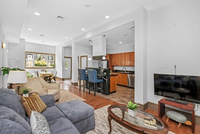 62 Clifford St A, Boston, MA 02119