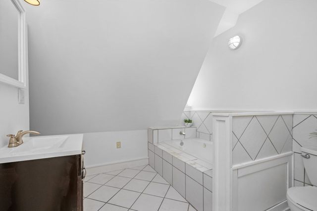 62 Clifford St A, Boston, MA 02119