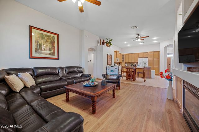 7919 W ROSE GARDEN Lane, Peoria, AZ 85382