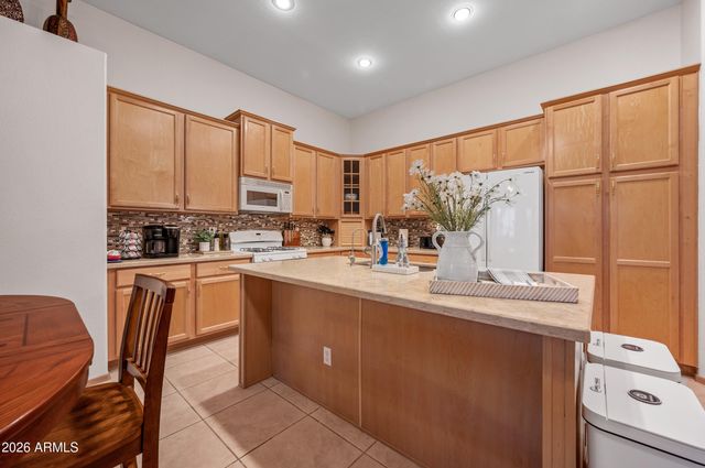 7919 W ROSE GARDEN Lane, Peoria, AZ 85382