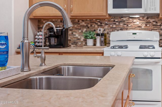 7919 W ROSE GARDEN Lane, Peoria, AZ 85382