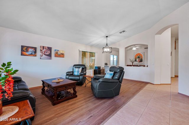 7919 W ROSE GARDEN Lane, Peoria, AZ 85382