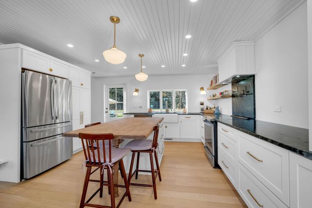 54 Middle Road, Brentwood, NH 03833