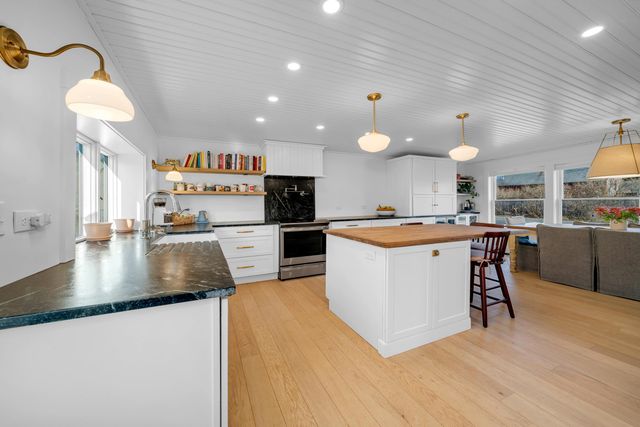 54 Middle Road, Brentwood, NH 03833