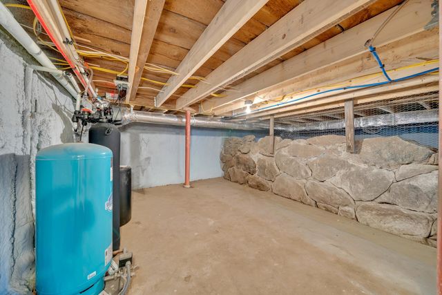 54 Middle Road, Brentwood, NH 03833