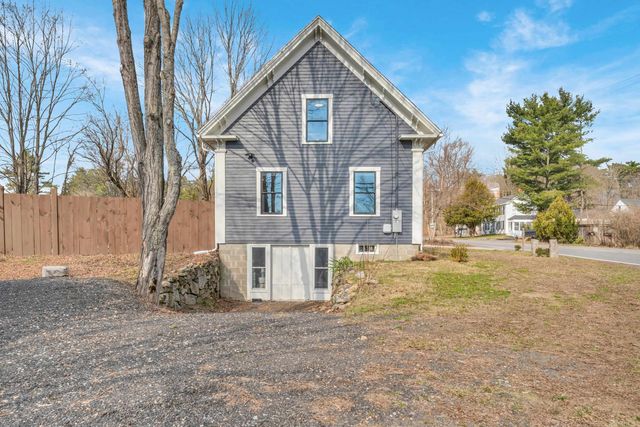 54 Middle Road, Brentwood, NH 03833