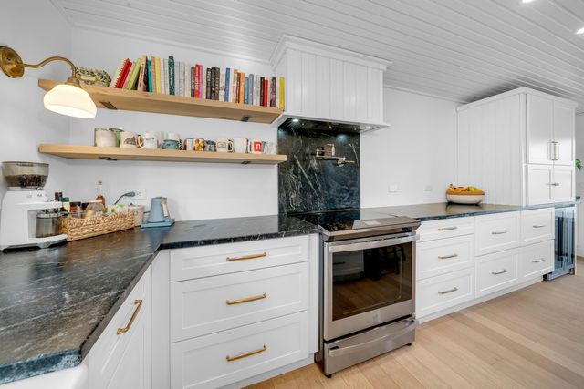 54 Middle Road, Brentwood, NH 03833