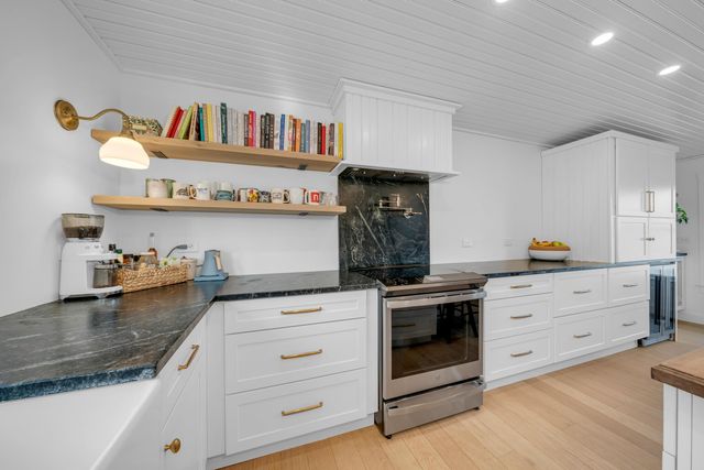 54 Middle Road, Brentwood, NH 03833