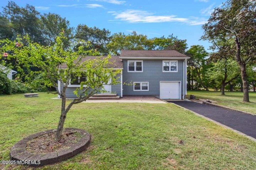 7 Kaylen Place, Hazlet, NJ 07730