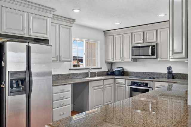 664 Middlefield Road, Salinas, CA 93906