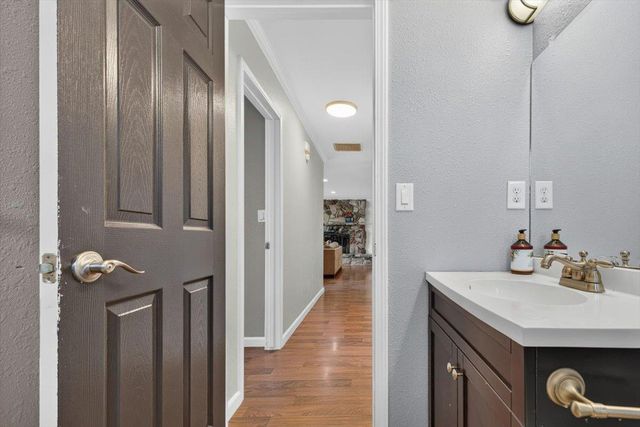 664 Middlefield Road, Salinas, CA 93906