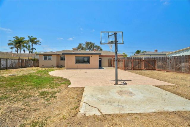 664 Middlefield Road, Salinas, CA 93906