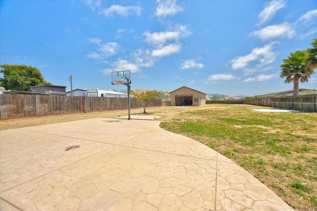 664 Middlefield Road, Salinas, CA 93906