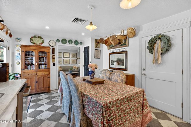 422 W HORSESHOE Avenue, Gilbert, AZ 85233