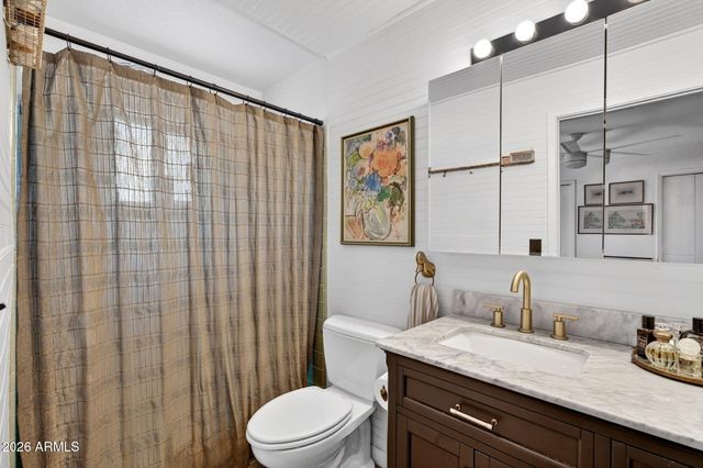 422 W HORSESHOE Avenue, Gilbert, AZ 85233