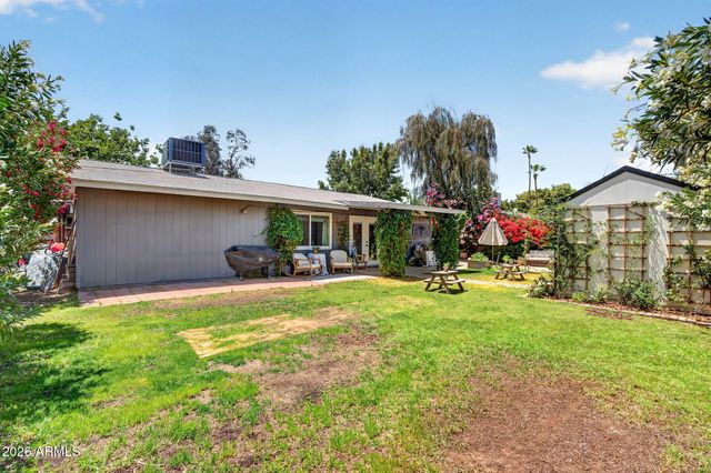 422 W HORSESHOE Avenue, Gilbert, AZ 85233