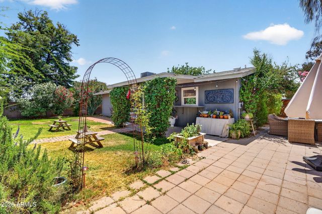 422 W HORSESHOE Avenue, Gilbert, AZ 85233