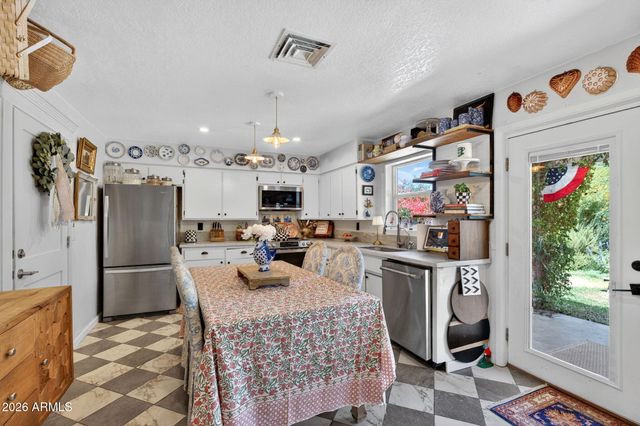 422 W HORSESHOE Avenue, Gilbert, AZ 85233