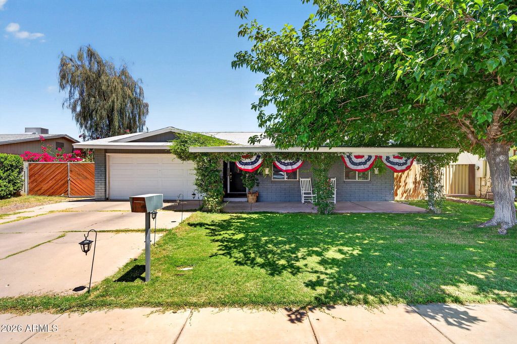 422 W HORSESHOE Avenue, Gilbert, AZ 85233