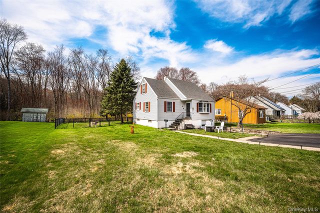 36 Edgewood Road, Cortlandt Manor, NY 10567