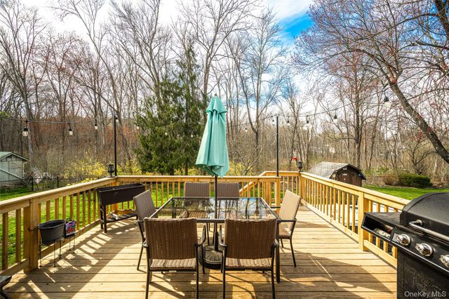 36 Edgewood Road, Cortlandt Manor, NY 10567