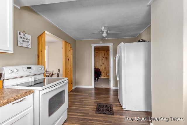 11612 Elm Avenue, Howard City, MI 49329