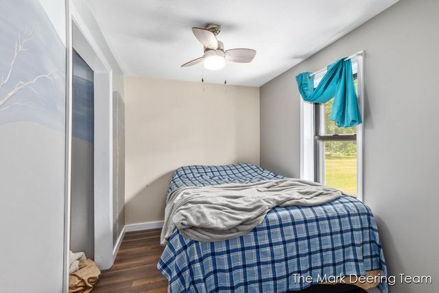11612 Elm Avenue, Howard City, MI 49329