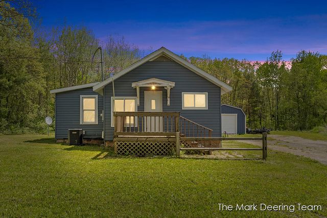 11612 Elm Avenue, Howard City, MI 49329