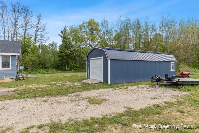 11612 Elm Avenue, Howard City, MI 49329