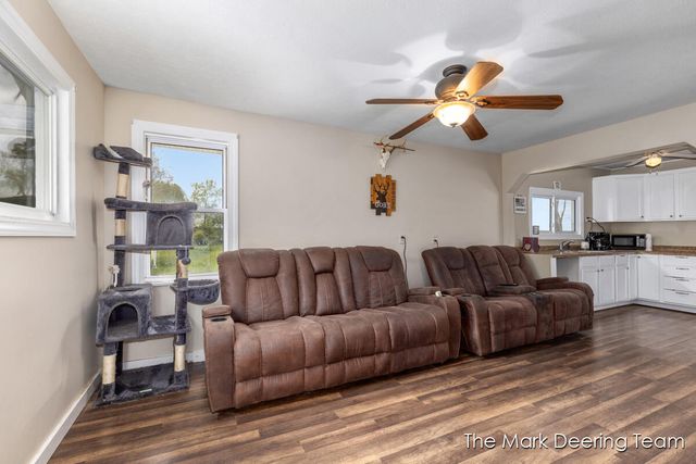 11612 Elm Avenue, Howard City, MI 49329